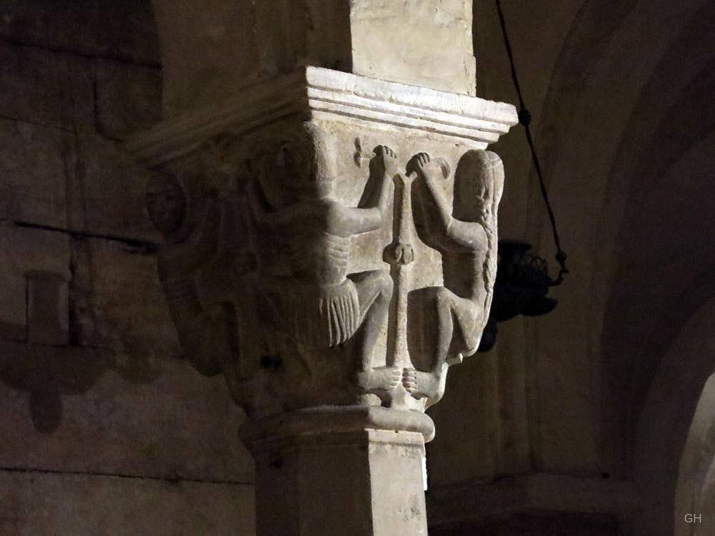 San Zeno - romanisches Kapitell (Krypta)